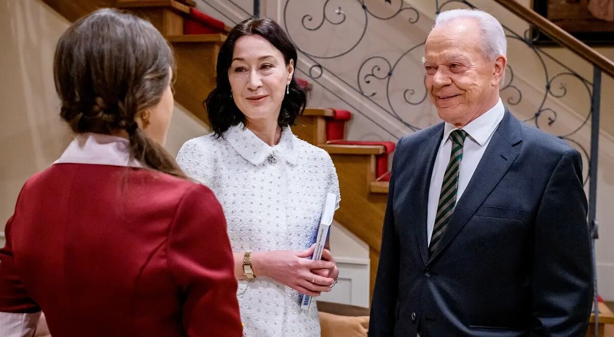 Maxi und Sophia agieren bei „Sturm der Liebe“ immer wieder gegeneinander. Foto: ARD/WDR/Christof Arnold Maxi und Sophia agieren bei „Sturm der Liebe“ immer wieder gegeneinander. Foto: ARD/WDR/Christof Arnold